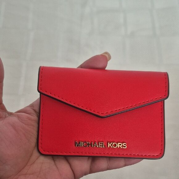 HOST PICK🥳 Michael Kors Scarlet Card Holder with Gold Chain - Picture 14 of 16